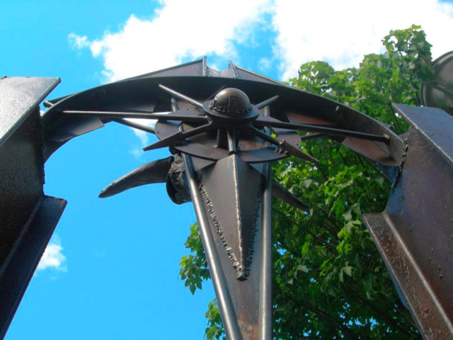 PORTAL DE LA EQUIDAD (detalle), emplazada en el Parque Antonie de Saint-Exuperi.